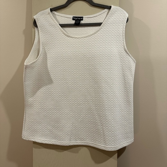 White Ribbed Boxy Sleeveless Tank Top - Picture 1 of 3